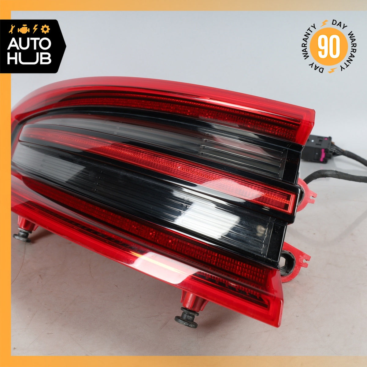 15-18 Porsche Macan 95B S GTS Left Side Outer Tail Light Lamp 95B945095E OEM - photo 4