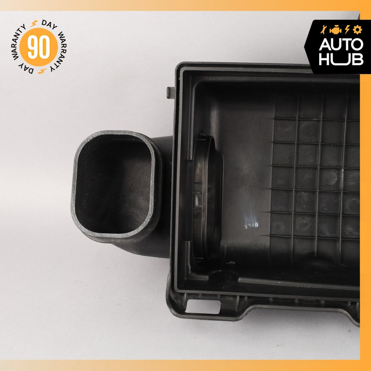 Maserati Quattroporte M139 Rear Air Intake Cleaner Filter Housing Box OEM 55k - photo 3