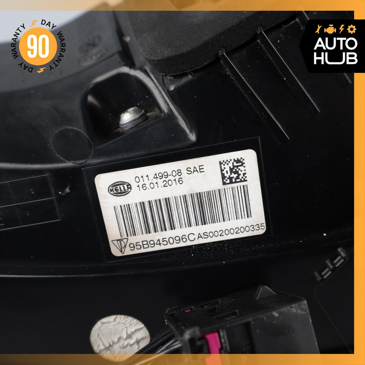15-18 Porsche Macan 95B GTS Right Side Outer Tail Light Lamp 95B945096C OEM - photo 19