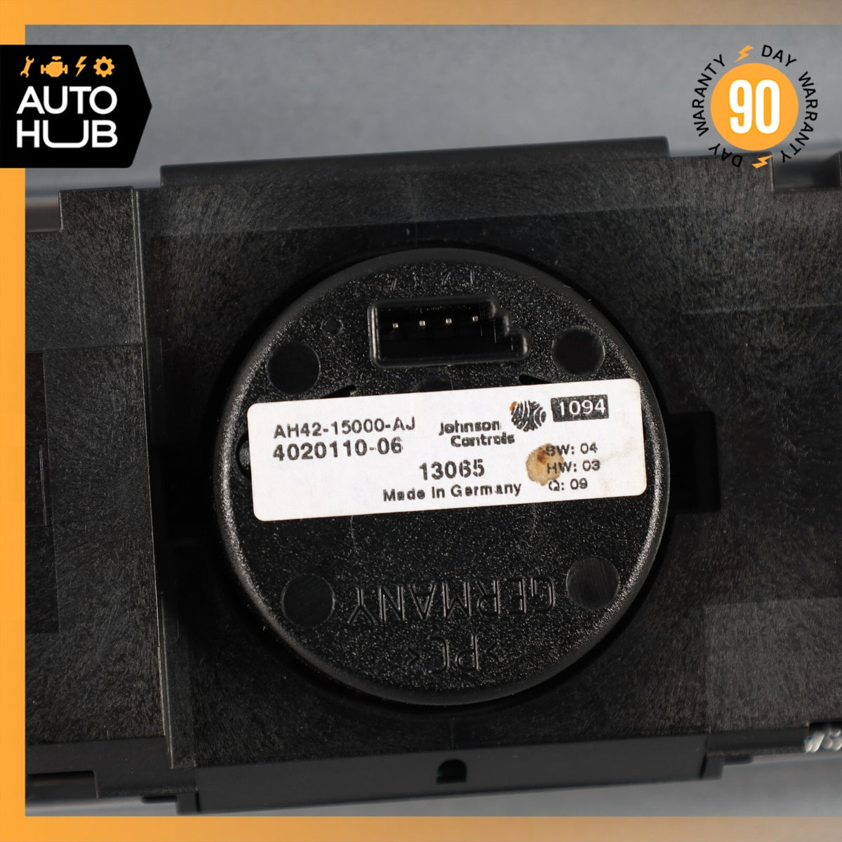 10-13 Land Rover LR4 HSE Dashboard Radio Control Switch Panel w/ Clock OEM - photo 9