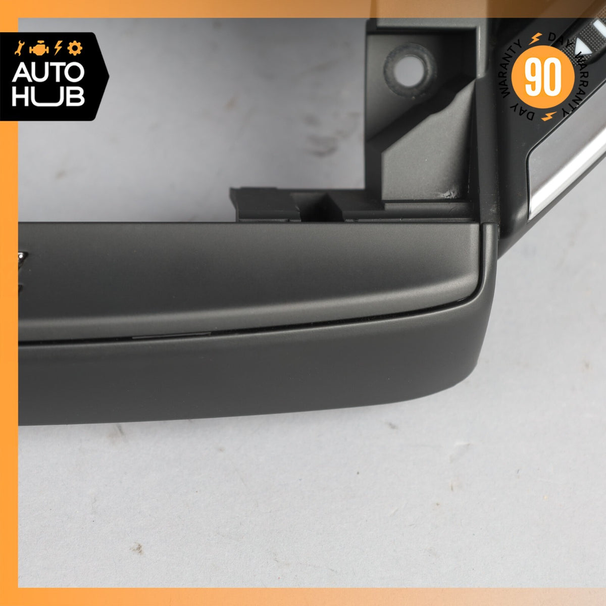 Maserati Ghibli M157 Center Dash Air Vent Grille Screen Frame Trim Panel OEM 41k - photo 8