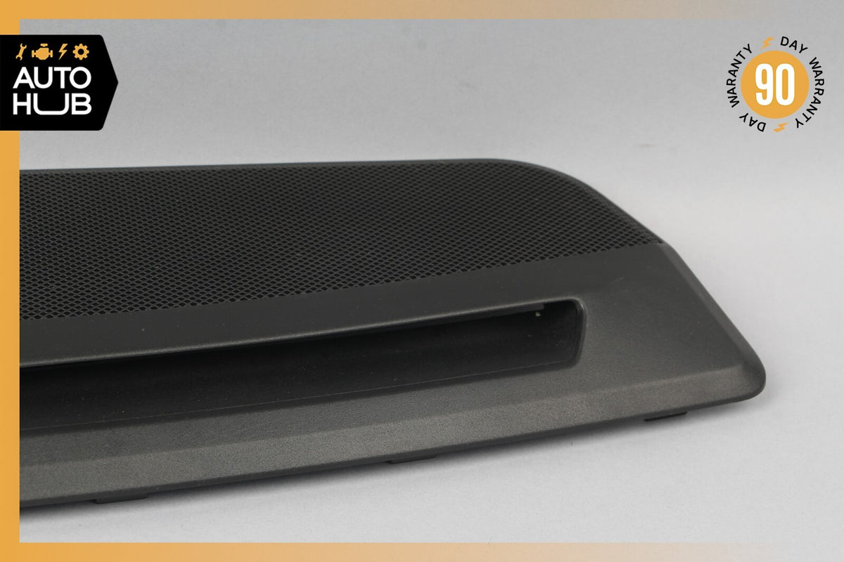 12-18 Mercedes W218 CLS63 CLS400 Rear 3RD Third Brake Stop Light Trim Black OEM - photo 2