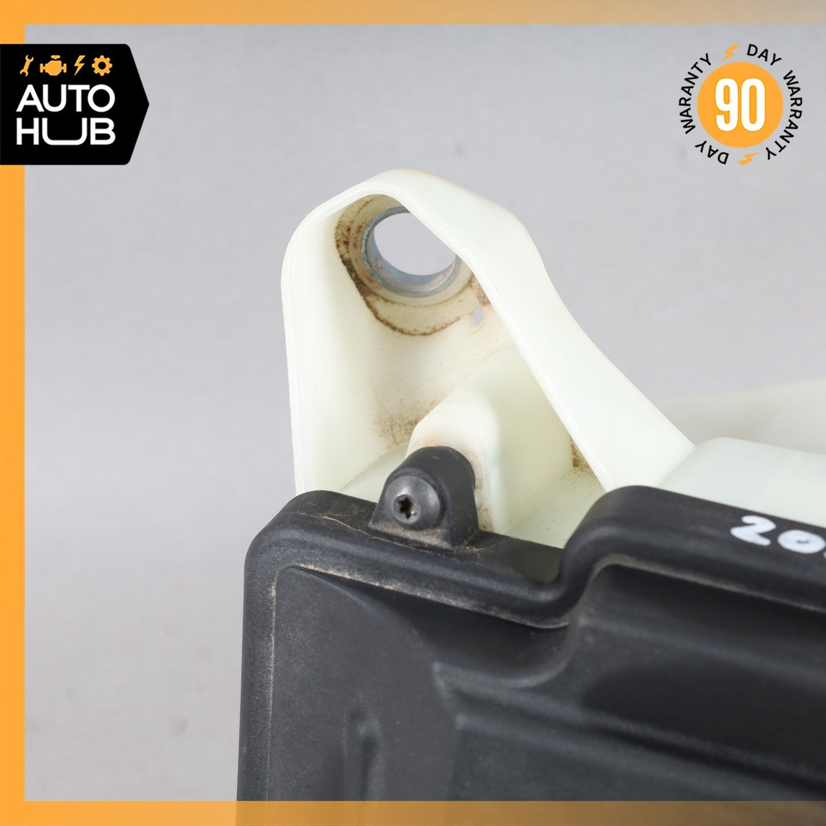 15-21 Mercedes W205 C300 C63 AMG Front Engine Fuse Relay Box Housing OEM - photo 2