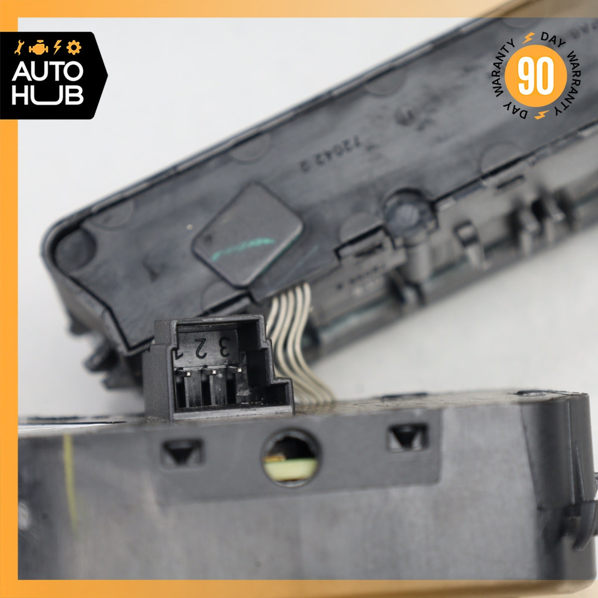 Mercedes W242 B250e Front Right Passenger Seat Adjust Memory Control Switch OEM - photo 7