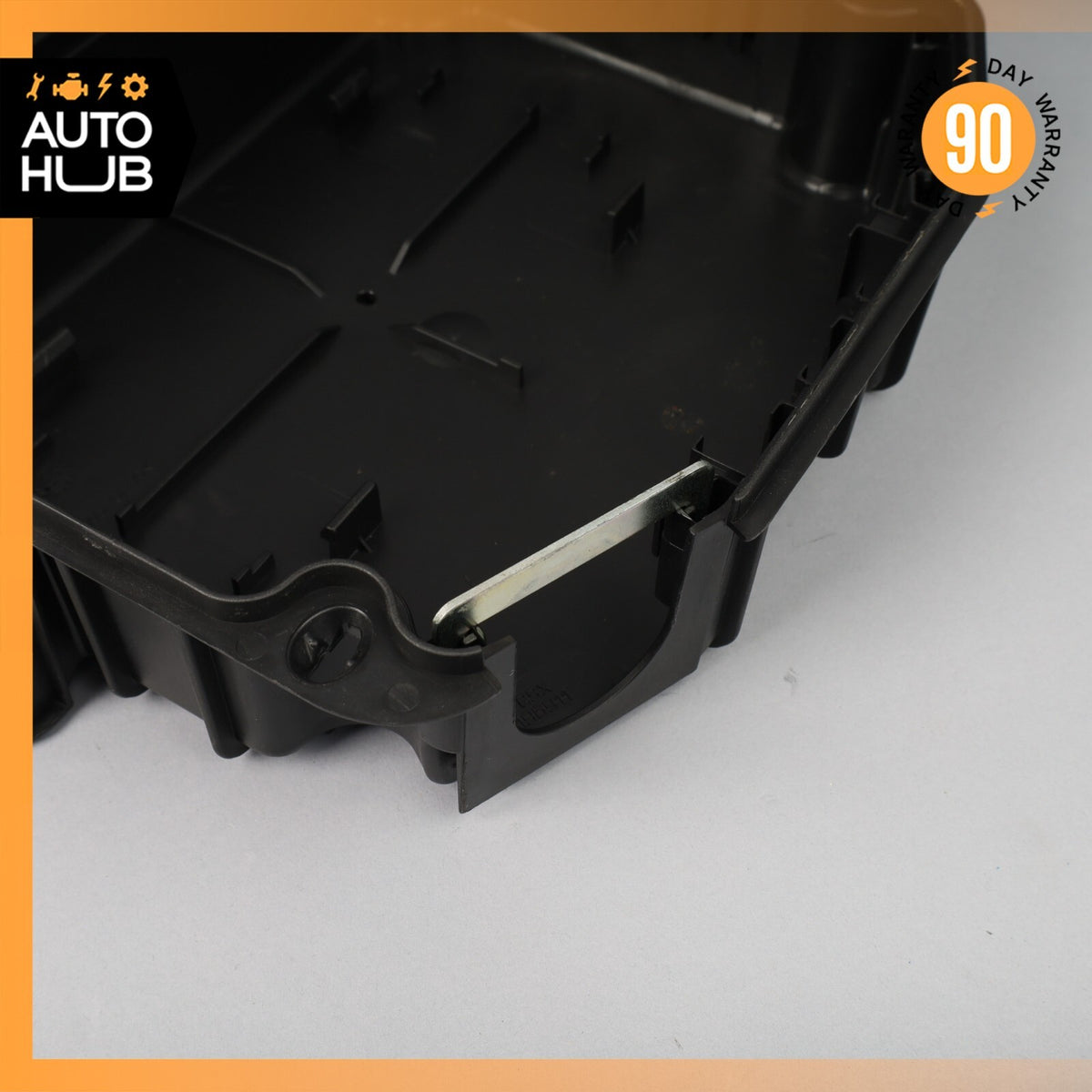 04-19 Maserati Quattroporte S M139 Engine Fusebox Control Module Bay Cover OEM - photo 9