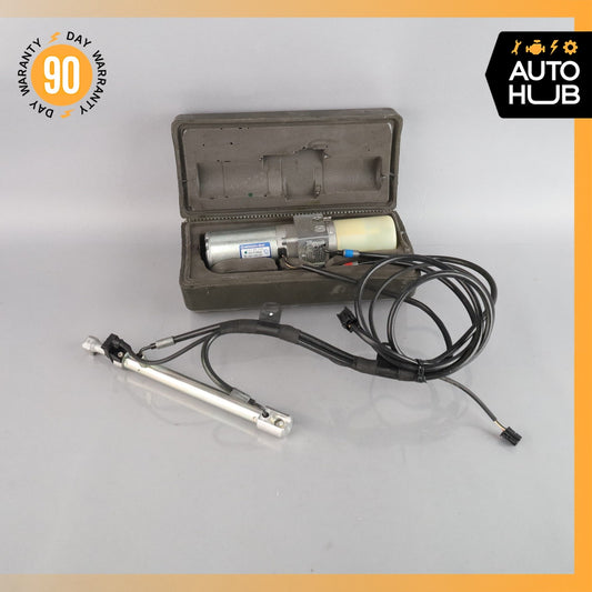 Mercedes W221 S550 Trunk Lid Locking Hydraulic Pull Down Pump w/ Foam Case OEM - photo 1