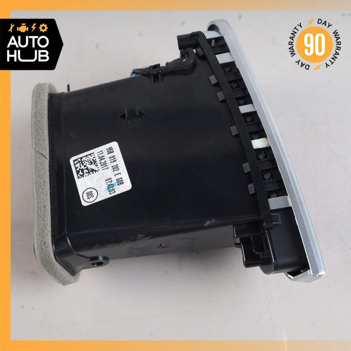 Porsche Macan 95B A/C Dashboard Air Fresh Vent Center Right Side 95B819202E OEM - photo 6