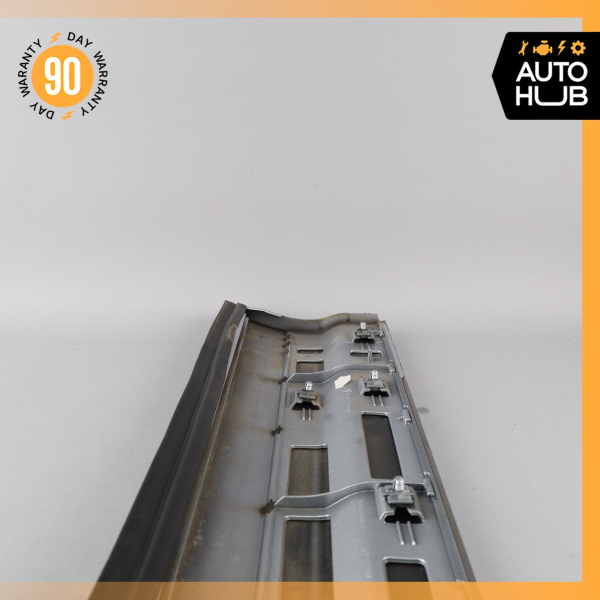 15-18 Porsche Cayenne 958 GTS Front Left Lower Door Molding Silver OEM - photo 18