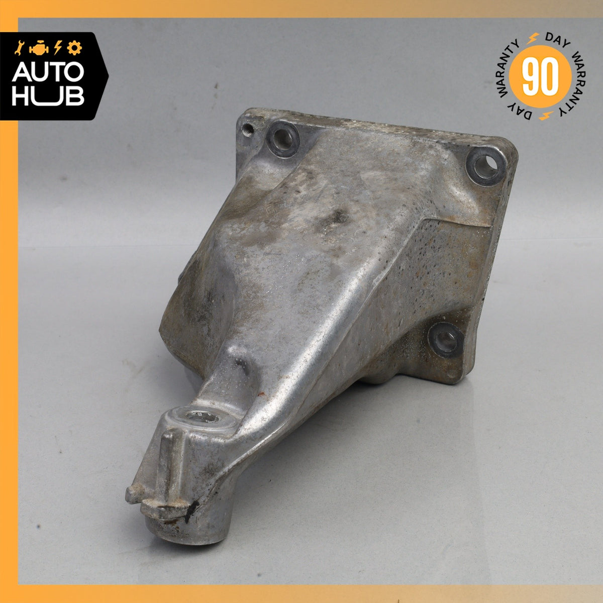 01-02 Mercedes W220 S600 CL600 Front Right Side Engine Bracket 1372230104 OEM - photo 1