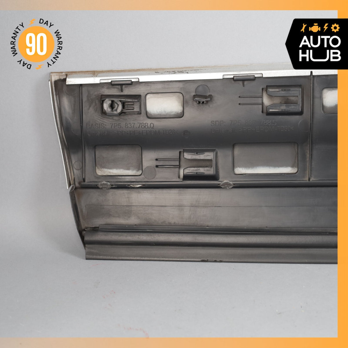 11-18 Porsche Cayenne 958 Front Right Side Lower Door Molding Silver OEM - photo 10