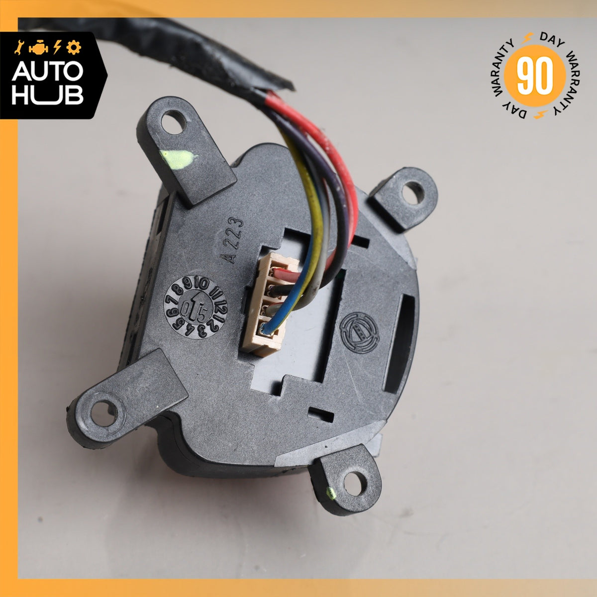 03-13 Maserati Quattroporte M139 Dashboard Emergency Hazard Switch Button OEM - photo 7