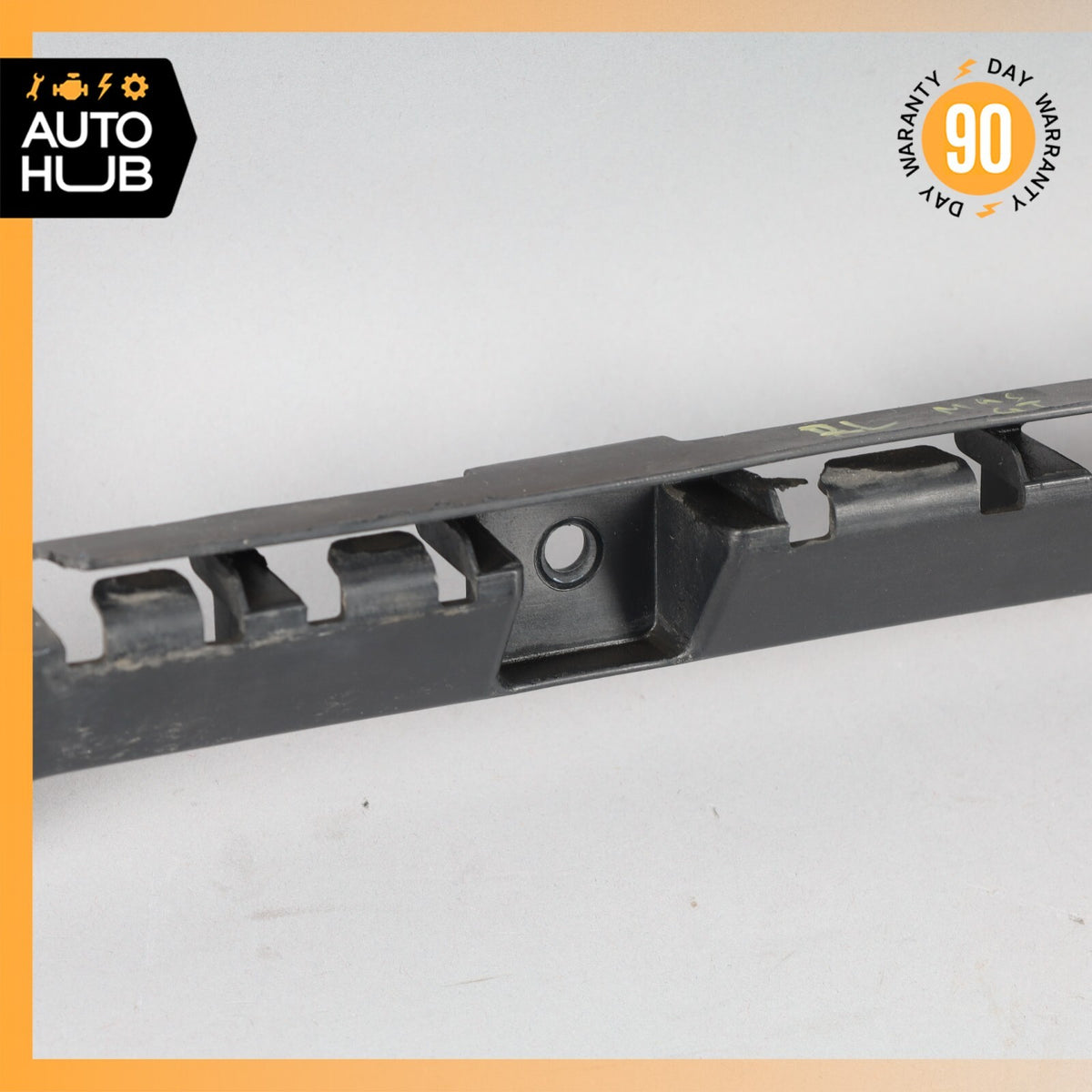 08-18 Maserati GranTurismo M145 Left Side Rocker Panel Side Skirt Bracket OEM - photo 4