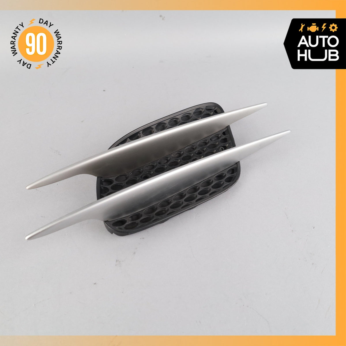 03-08 Mercedes R230 SL500 SL55 AMG SL550 Fender Grill Grille Vent Right Side OEM - photo 1