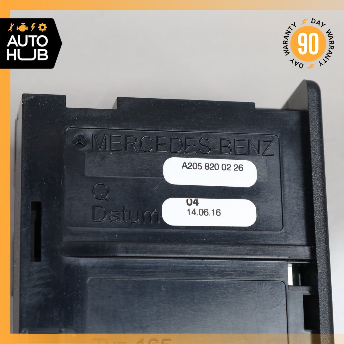 Mercedes W205 C300 C350e Center Console Socket USB Port OEM - photo 8