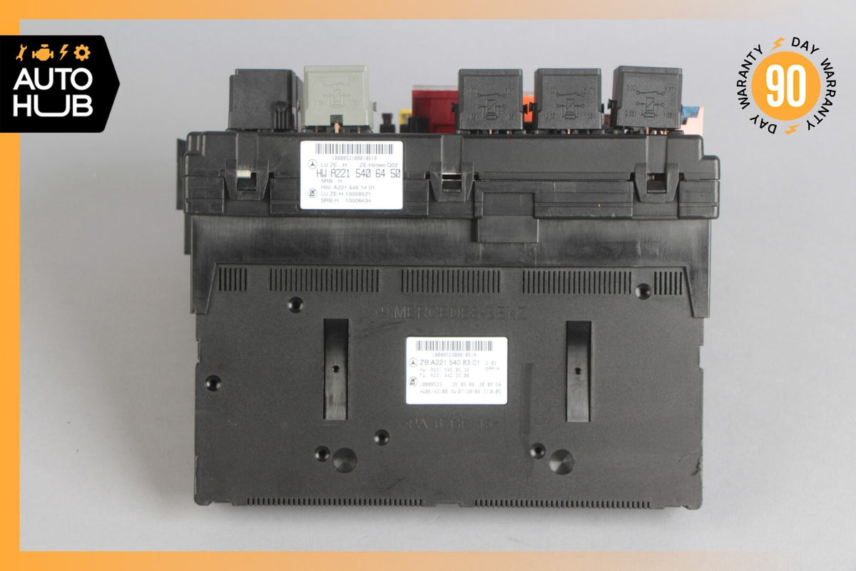 07-09 Mercedes W221 S550 S63 CL550 Rear Trunk Fuse Box Module 2215408301 OEM - photo 1