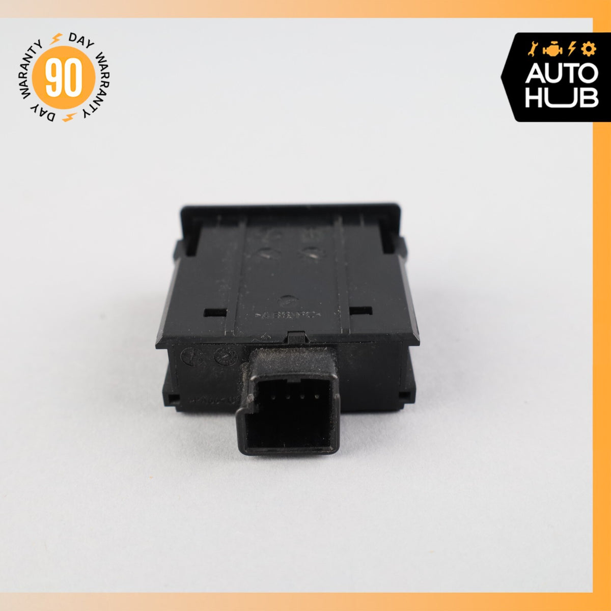 17-20 Maserati Levante S M161 Center Console Charge Ports 670037782 OEM 64k - photo 4