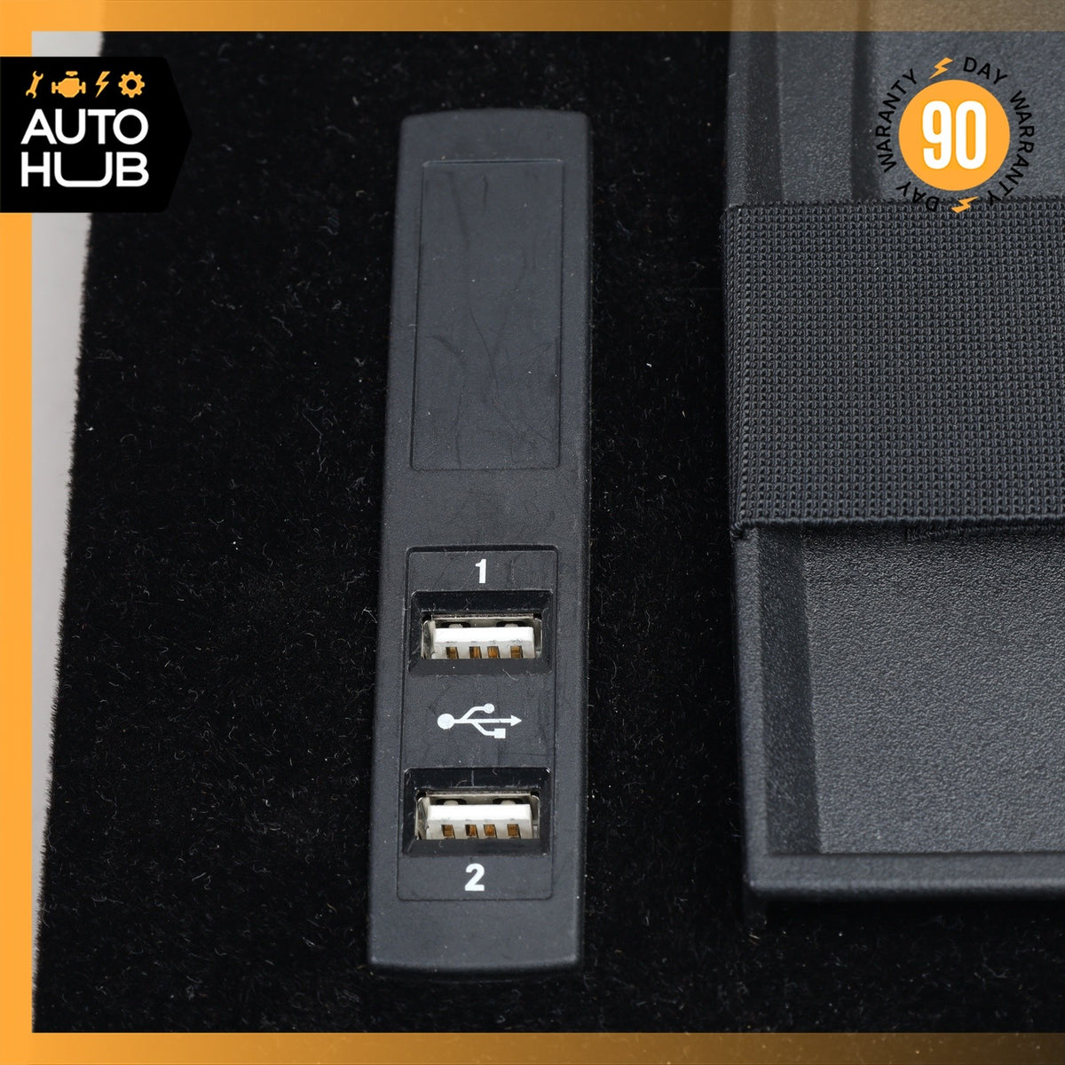14-17 Mercedes W222 S550 S600 S63 AMG Center Console Socket USB Port w/ Trim OEM - photo 2