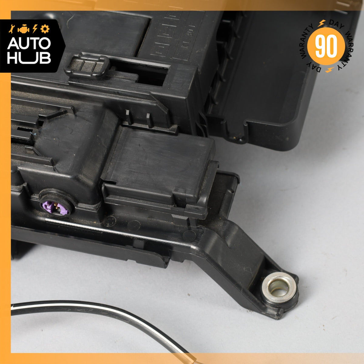 11-18 Porsche Cayenne Rear Trunk Fuse Relay Junction Box OEM - photo 3