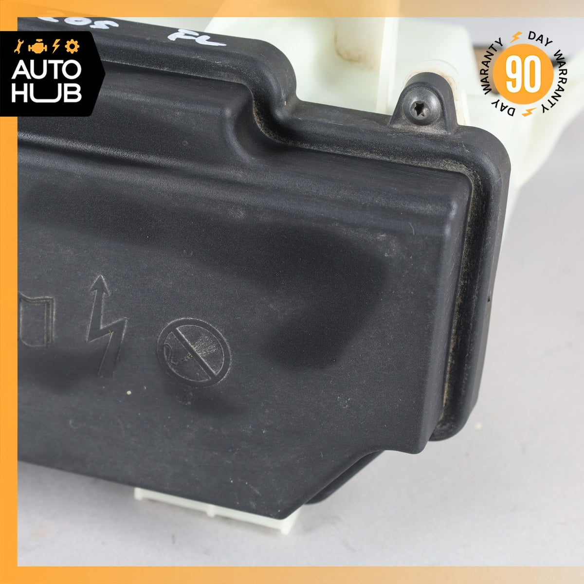15-21 Mercedes W205 C300 C63 AMG Front Engine Fuse Relay Box Housing OEM - photo 5
