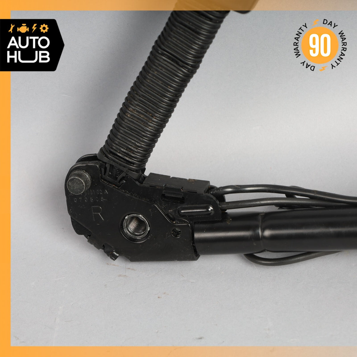 07-09 Mercedes W211 E350 CLS550 Front Right Side Seat Belt Buckle Black OEM - photo 8