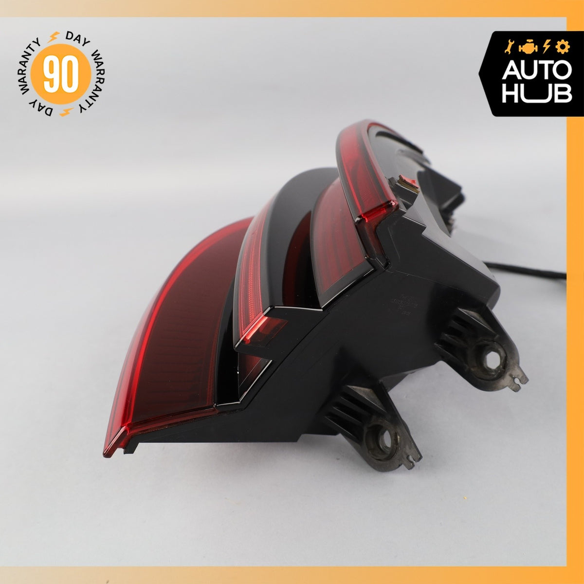 15-18 Porsche Macan 95B GTS Left Side Outer Tail Light Lamp 95B945095C OEM - photo 18