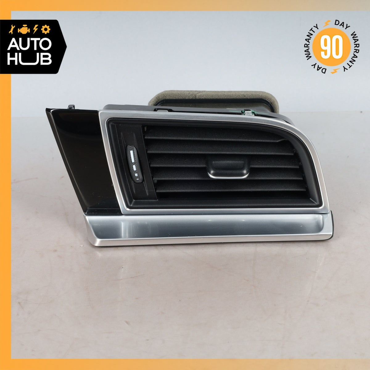 Porsche Macan 95B A/C Dashboard Air Fresh Vent Left Side 95B819701E OEM - photo 2