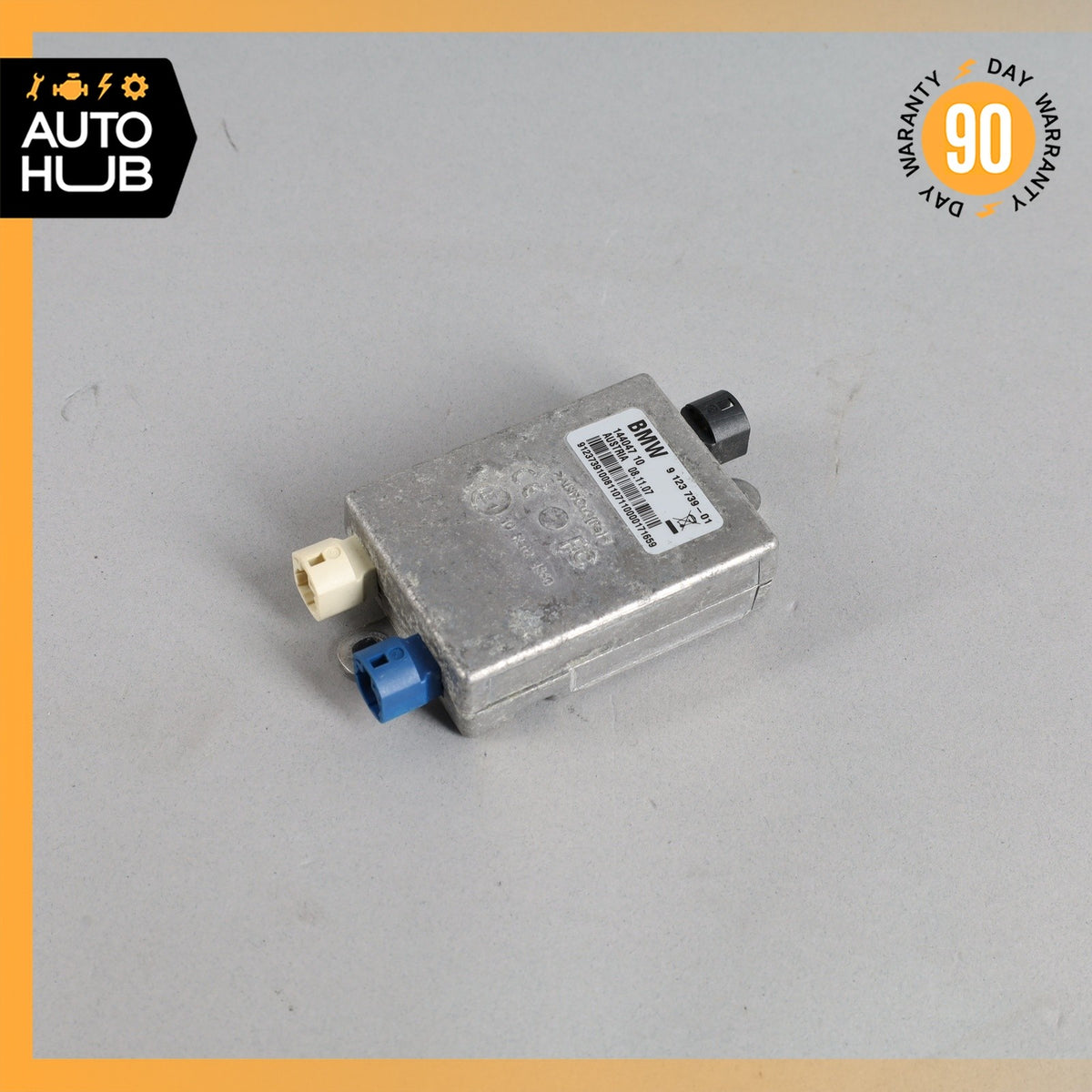 04-10 BMW E60 550i 528i 535i USB Multimedia Hub Control Module 9123739 OEM - photo 1