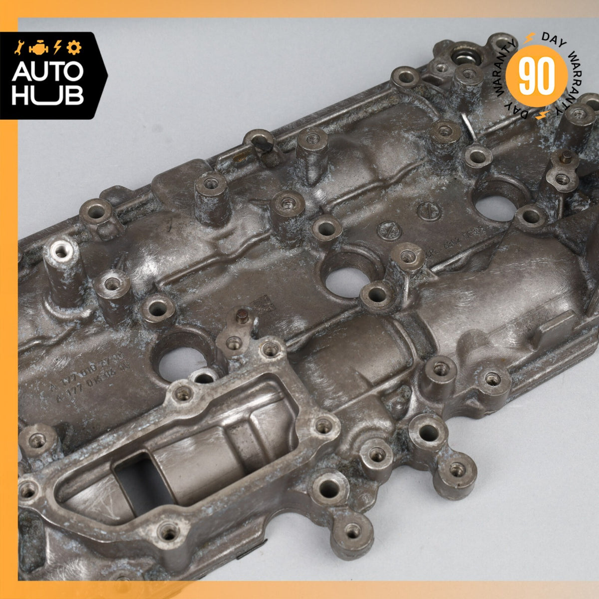 Aston Martin DB11 / C63 M177 Right Side Engine Cylinder Head Valve Cover OEM 7k - photo 5