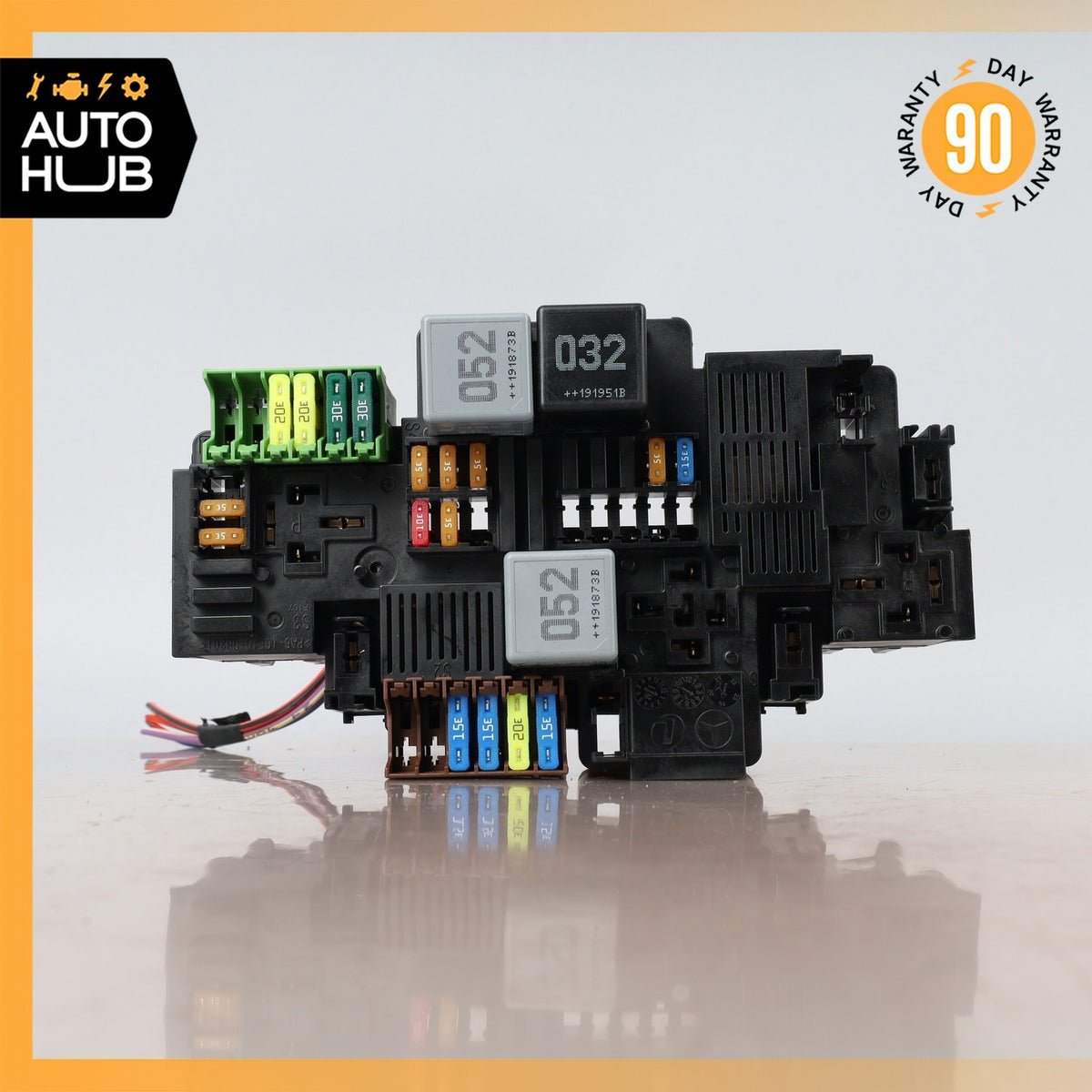17-23 Mercedes W205 C300 E300 GLC300 Front Engine Fuse Box Relay OEM - photo 2