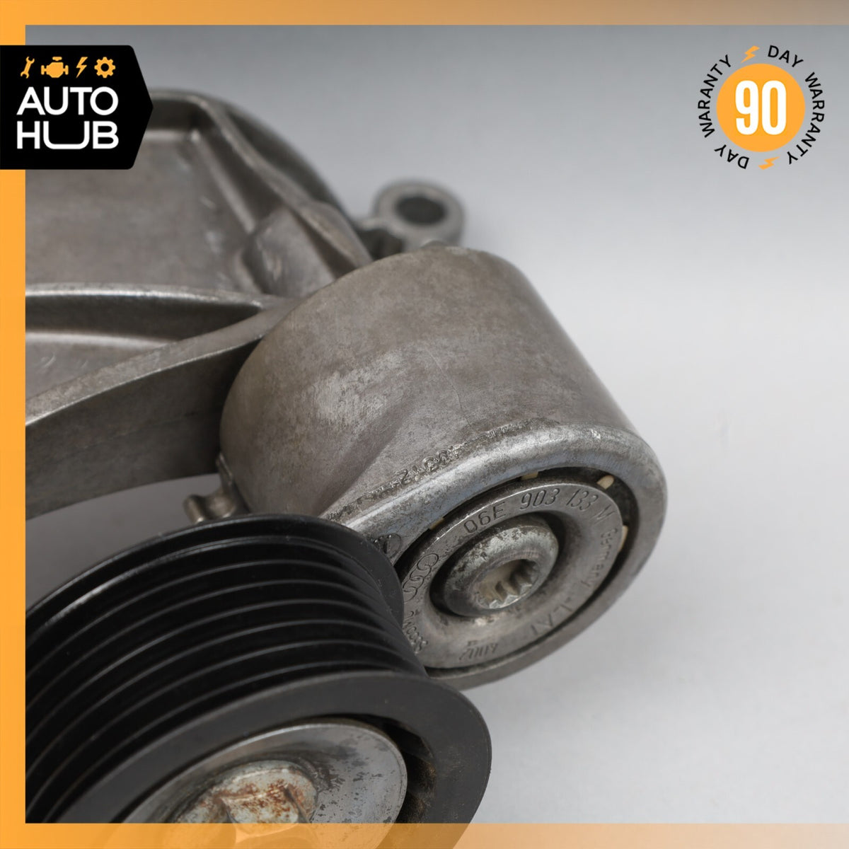 Porsche Cayenne Hybrid S 958 Engine Alternator Support Bracket w/ Pulley OEM - photo 3