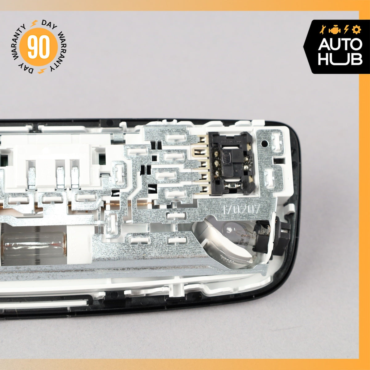 10-18 Mercedes W212 E350 CLS63 Rear Overhead Dome Light 2128205001 OEM - photo 8