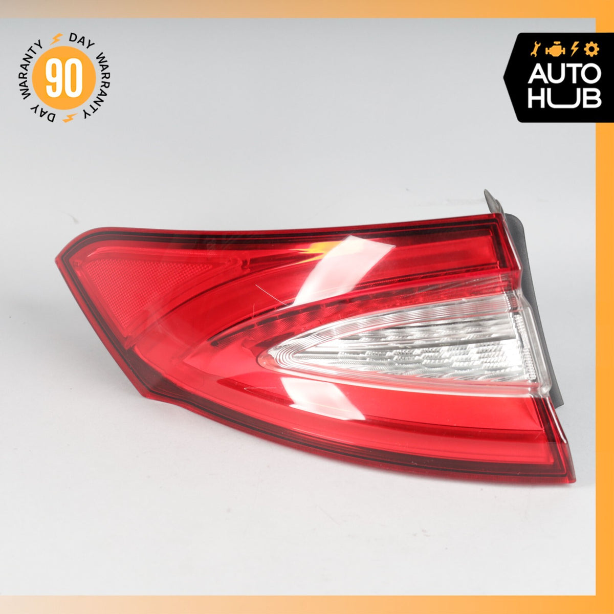 17-20 Maserati Levante M161 Outer Tail Light Lamp Left Driver Side OEM 73k - photo 2