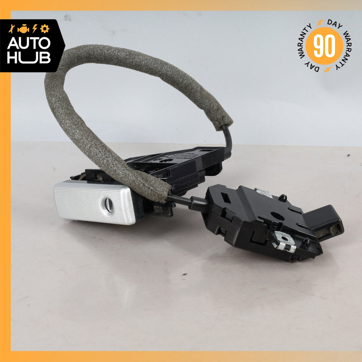 Porsche Cayenne 955 Dashboard Glove Box Compartment Actuator w/ Lock OEM - photo 2