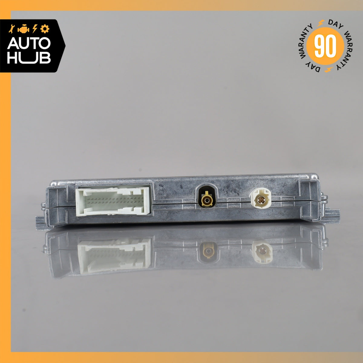 2018 Mercedes W213 E300 Park Assist / Rear Camera Control Module 2139003515 OEM - photo 4