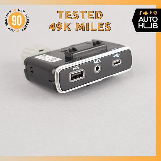 17-23 Alfa Romeo 952 Giulia Center Console USB AUX Jack Adapter Socket OEM 49k - photo 1