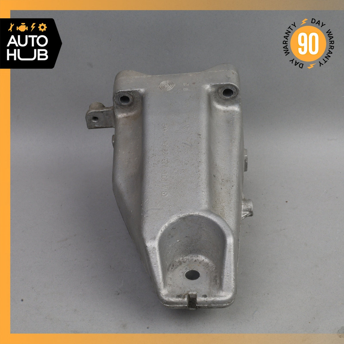 Meredes X253 GLC300 Engine Motor Right Side Mount Bracket OEM - photo 3