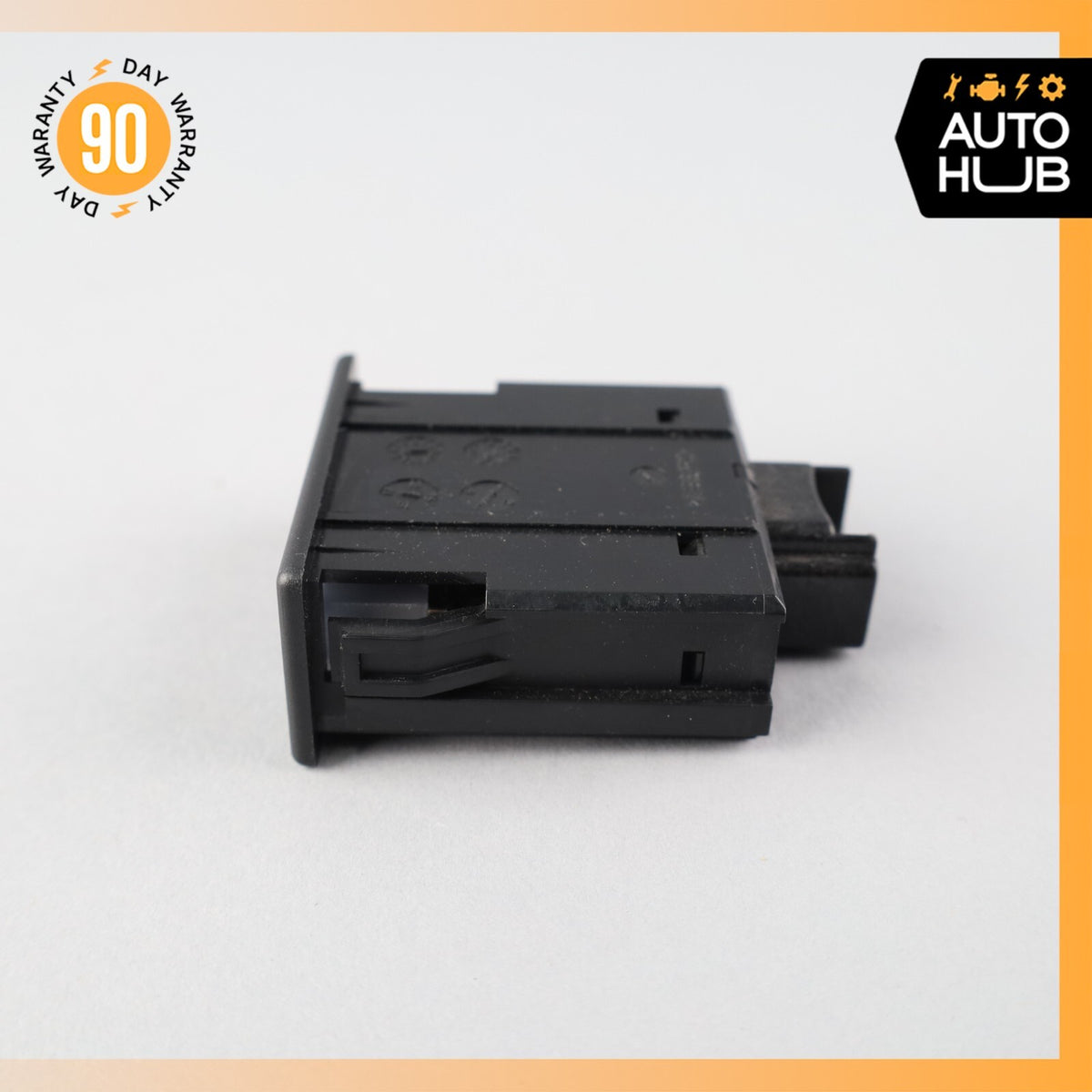 17-20 Maserati Levante S M161 Center Console Charge Ports 670037782 OEM 64k - photo 3