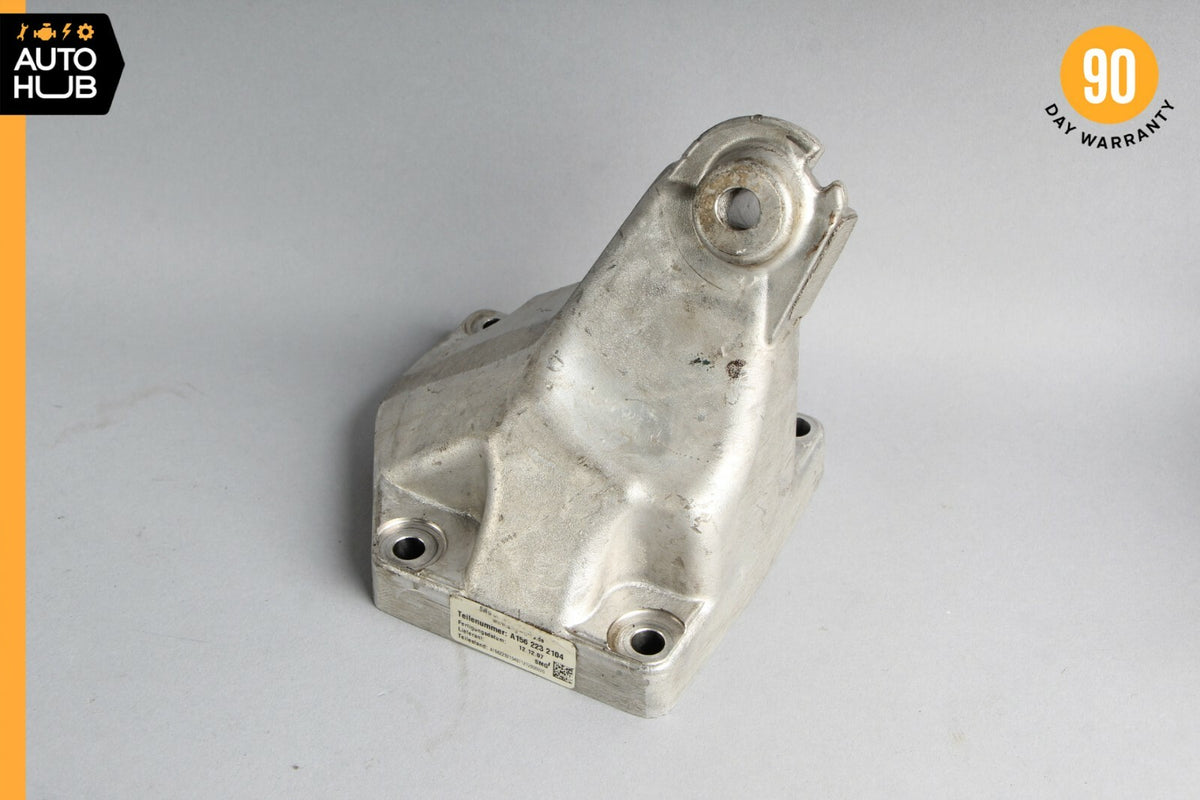 08-14 Mercedes W204 C63 E63 AMG M156 Engine Motor Left Side Mount Bracket OEM - photo 2