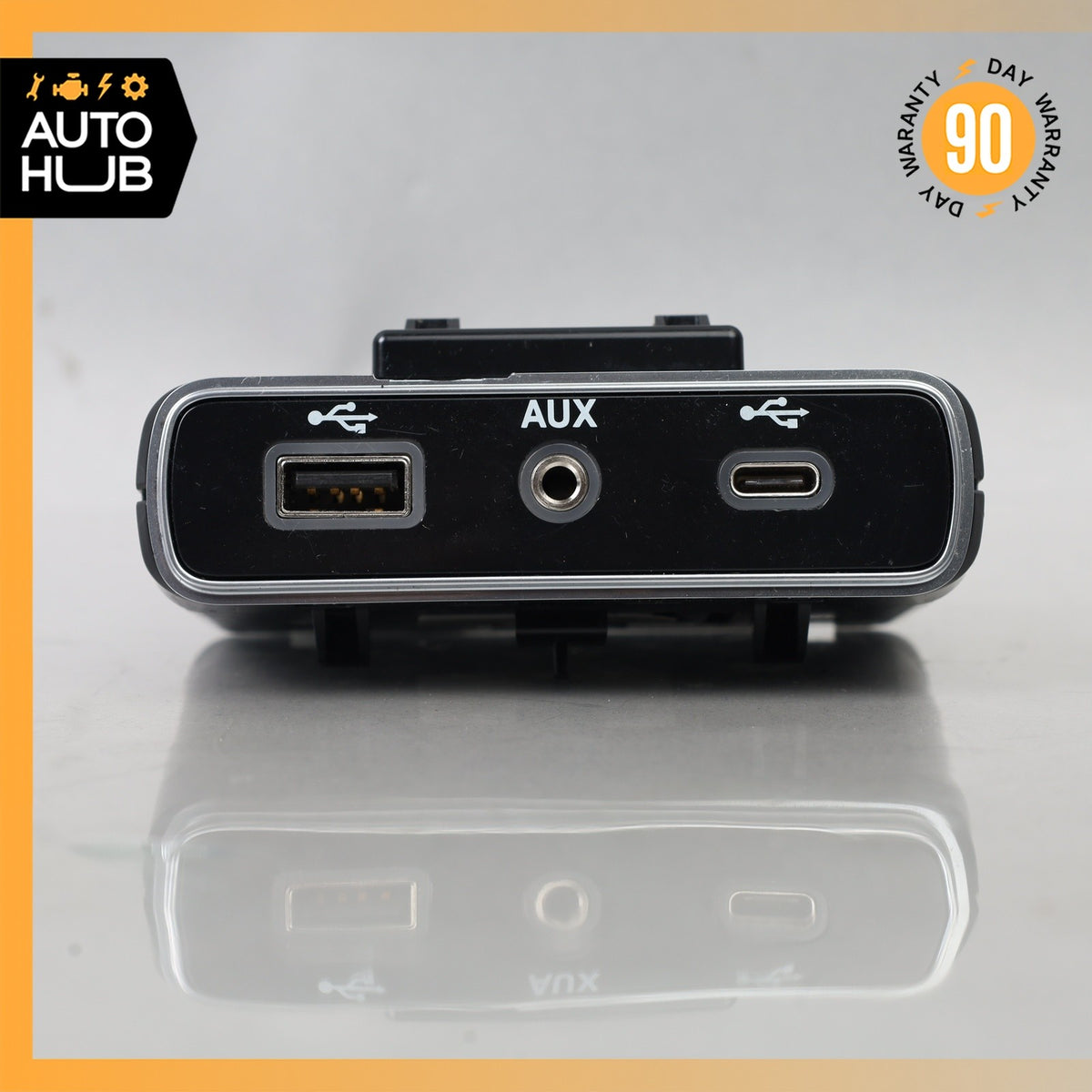 17-23 Alfa Romeo 949 Stelvio Center Console USB AUX Jack Adapter Socket OEM 71k - photo 2