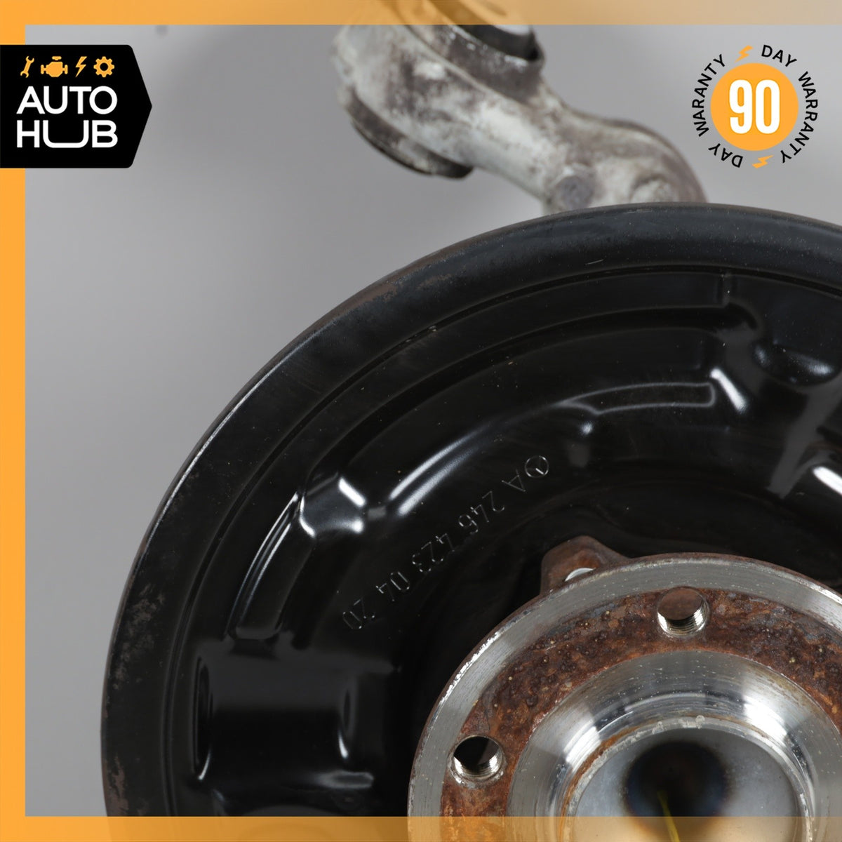 Mercedes W242 B250e Front Left Side Spindle Knuckle Hub OEM - photo 4