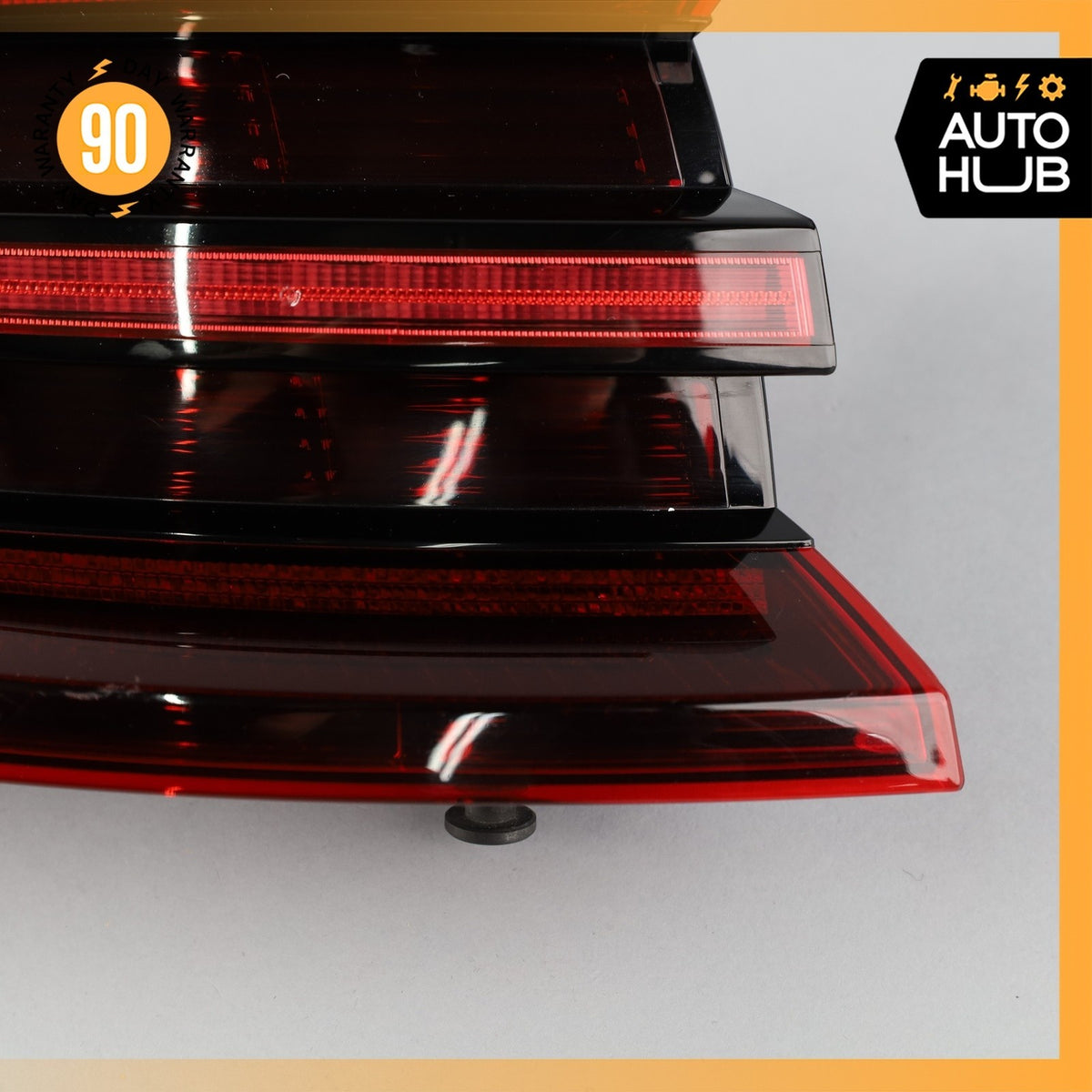 15-18 Porsche Macan 95B GTS Left Side Outer Tail Light Lamp 95B945095C OEM - photo 5