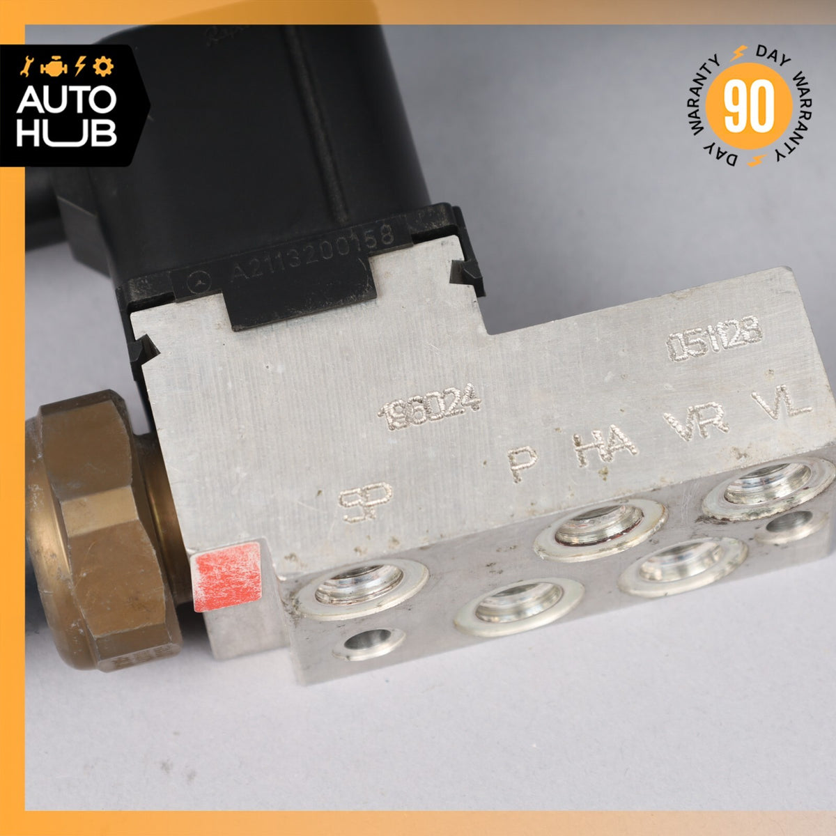 03-11 Mercedes W211 E550 CLS500 E350 Air Airmatic Suspension Valve Block OEM - photo 10
