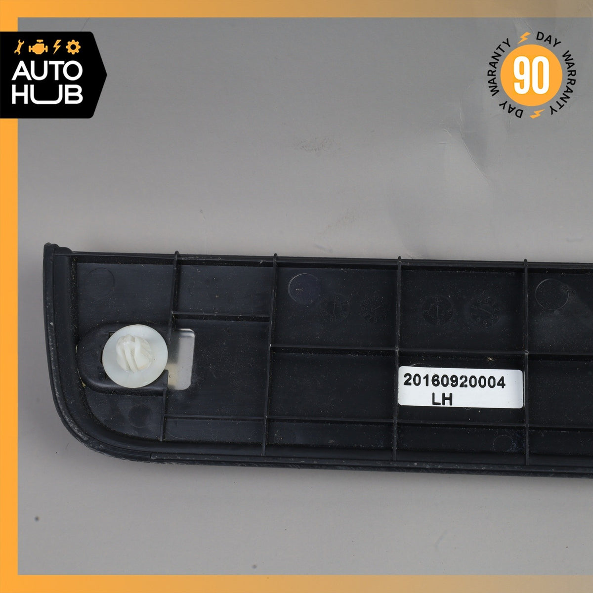 17-22 Infiniti Q60 Front Left Illuminated Door Step Sill Panel OEM 71k - photo 15