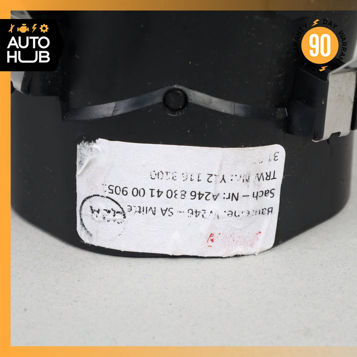 Mercedes W242 B250e Front Center Dashboard A/C Air Vent OEM - photo 10