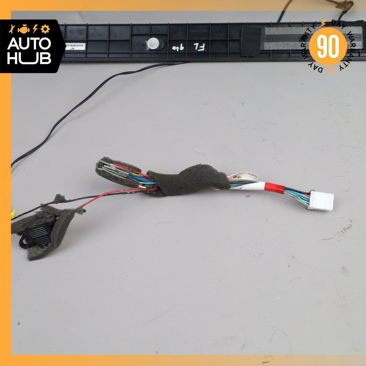 17-22 Infiniti Q60 Front Left Illuminated Door Step Sill Panel OEM 71k - photo 12