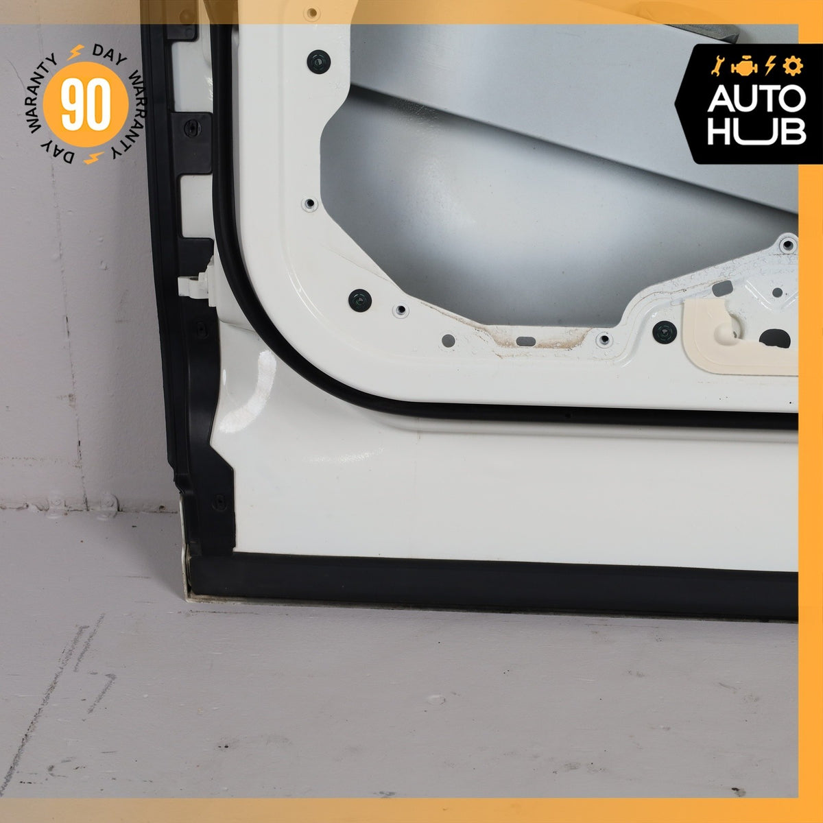 17-22 Maserati Levante M161 Front Right Passenger Side Door Shell White OEM 89k - photo 13