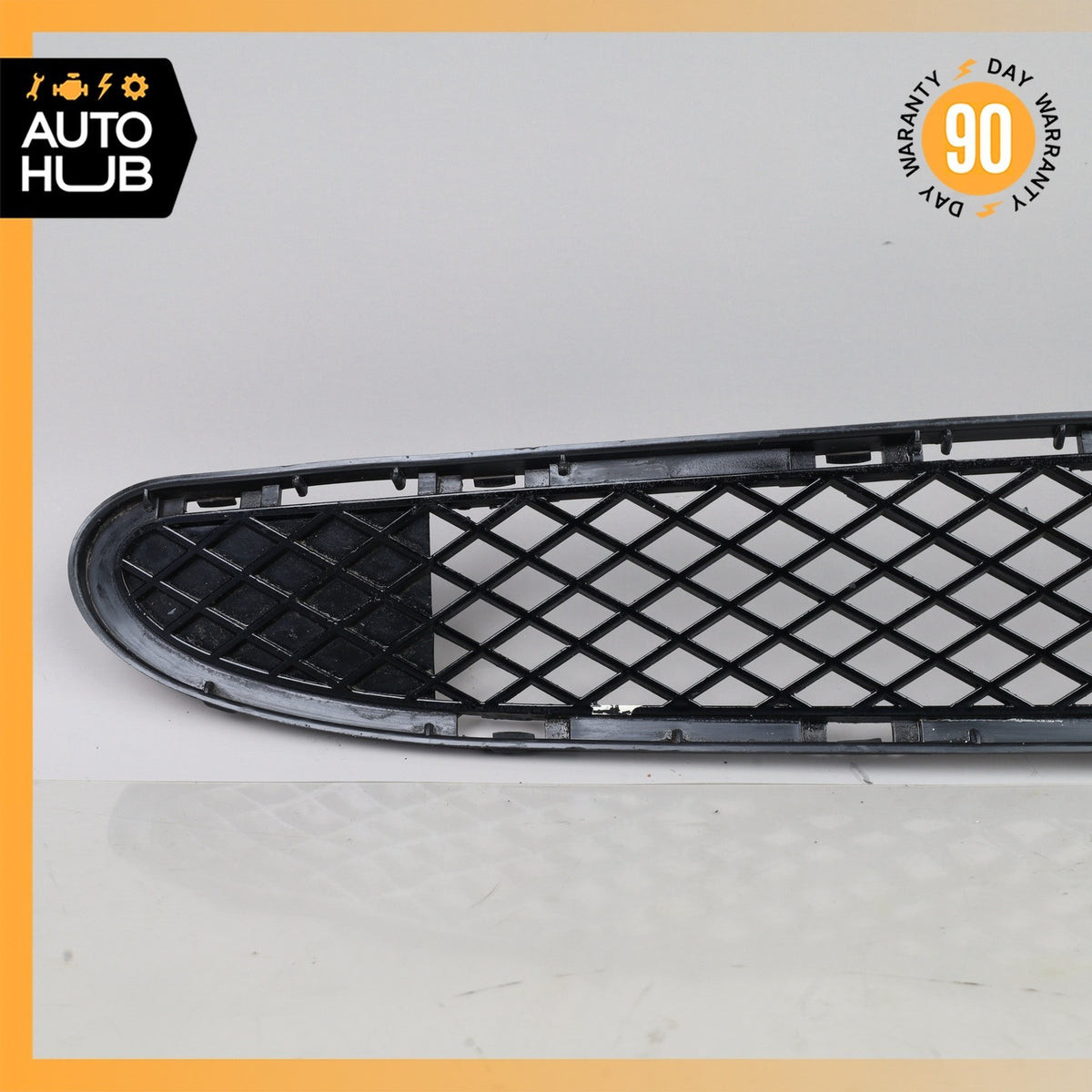 01-04 Mercedes W203 C320 C240 Base Front Bumper Center Mesh Grille OEM - photo 2