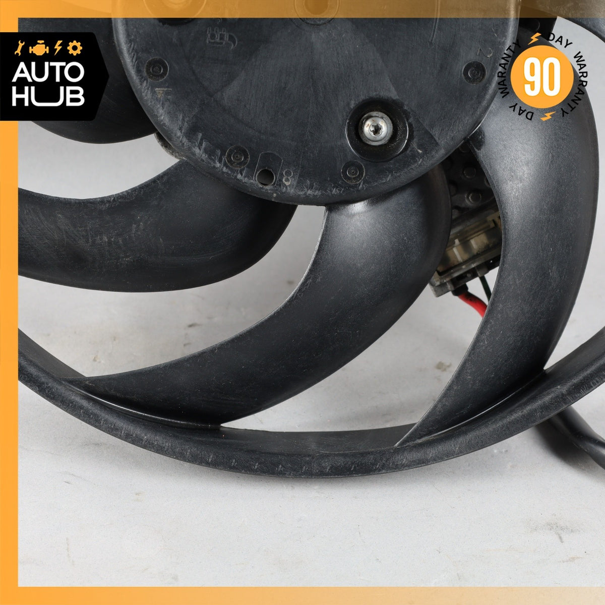 14-21 BMW i3 I01 Hybrid Radiator Cooling Fan Motor 8641949 OEM 88k - photo 7